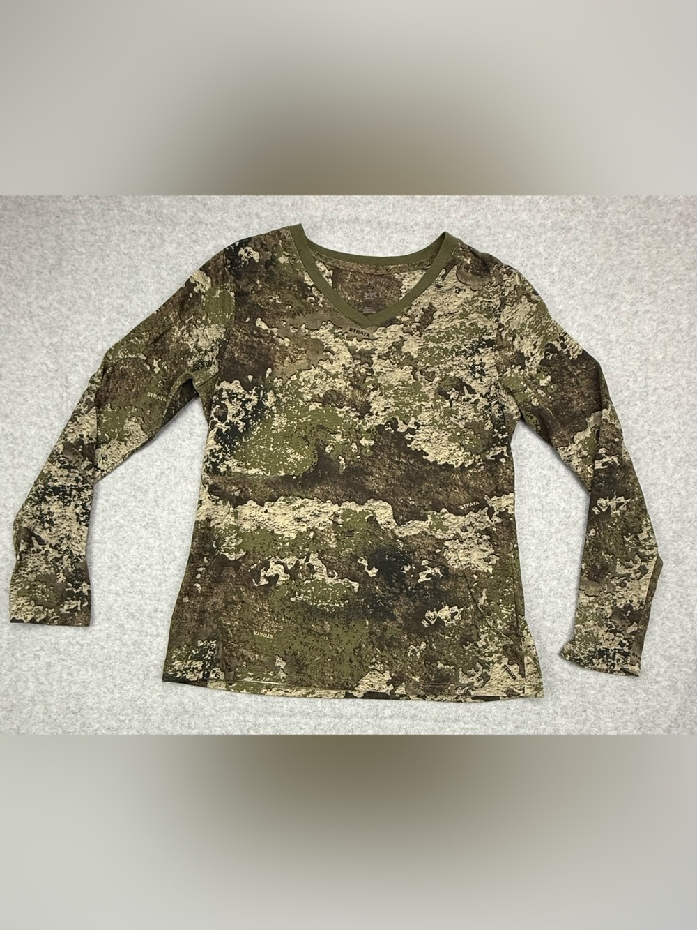SHE Outdoor Women’s Medium Strata Camo Long Sleeve Hunting Shirt